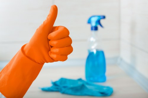 Kitchen and bathroom pre-occupancy cleaning in Islington